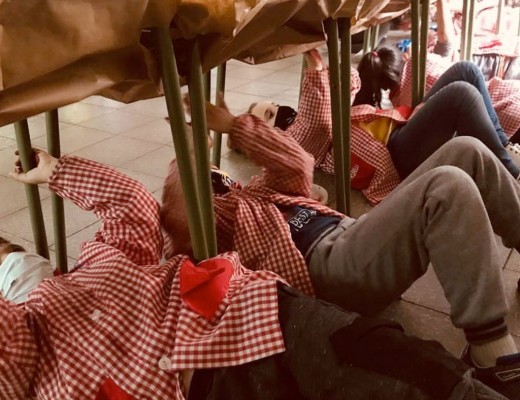 Cavernícoles! 2n de primària mimetitzats amb el seu projecte