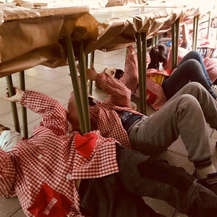 Cavernícoles! 2n de primària mimetitzats amb el seu projecte